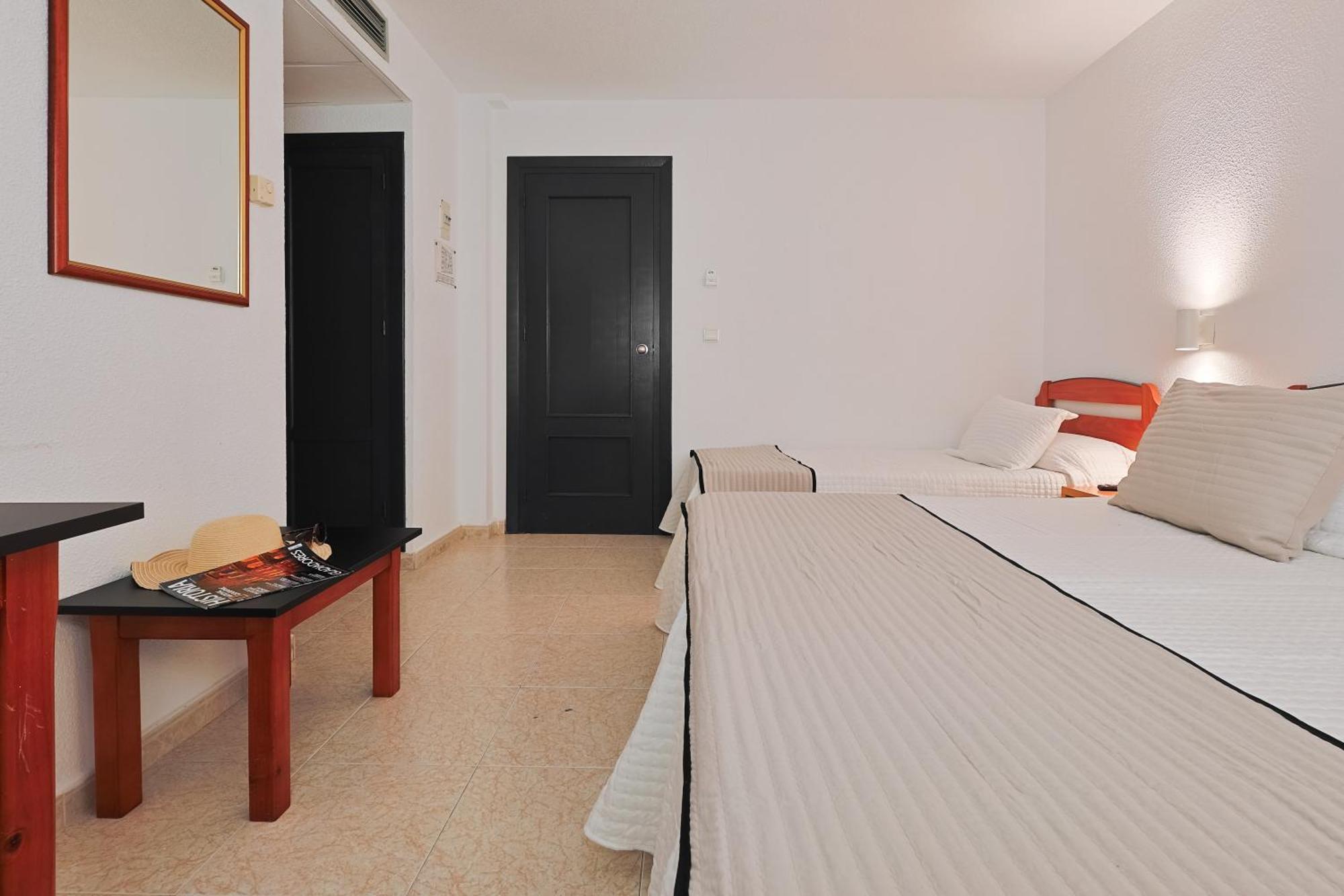 Hotel Olas De Almunecar Exterior photo